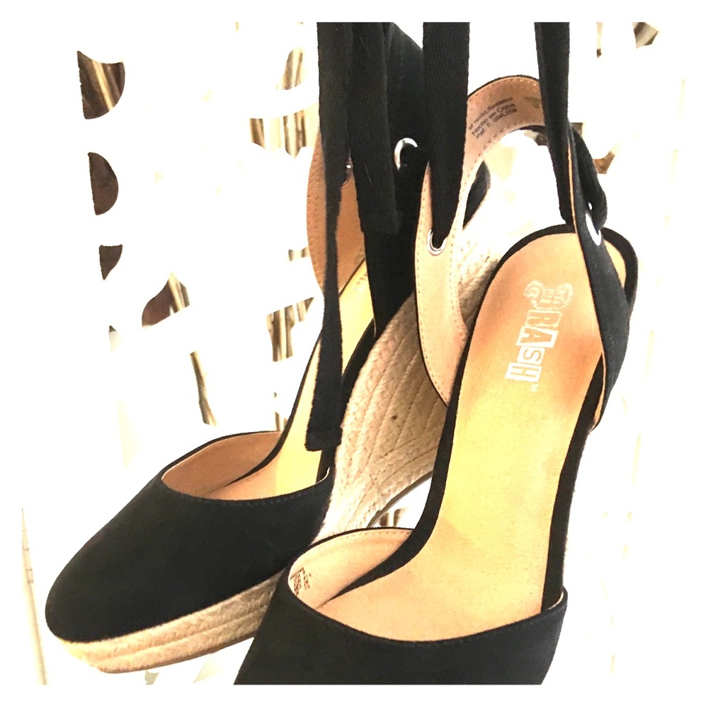 new ankle lace-up black canvas wedges